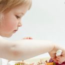¿Qué nutrientes necesitan los niños? ¿Cómo y qué deben comer?